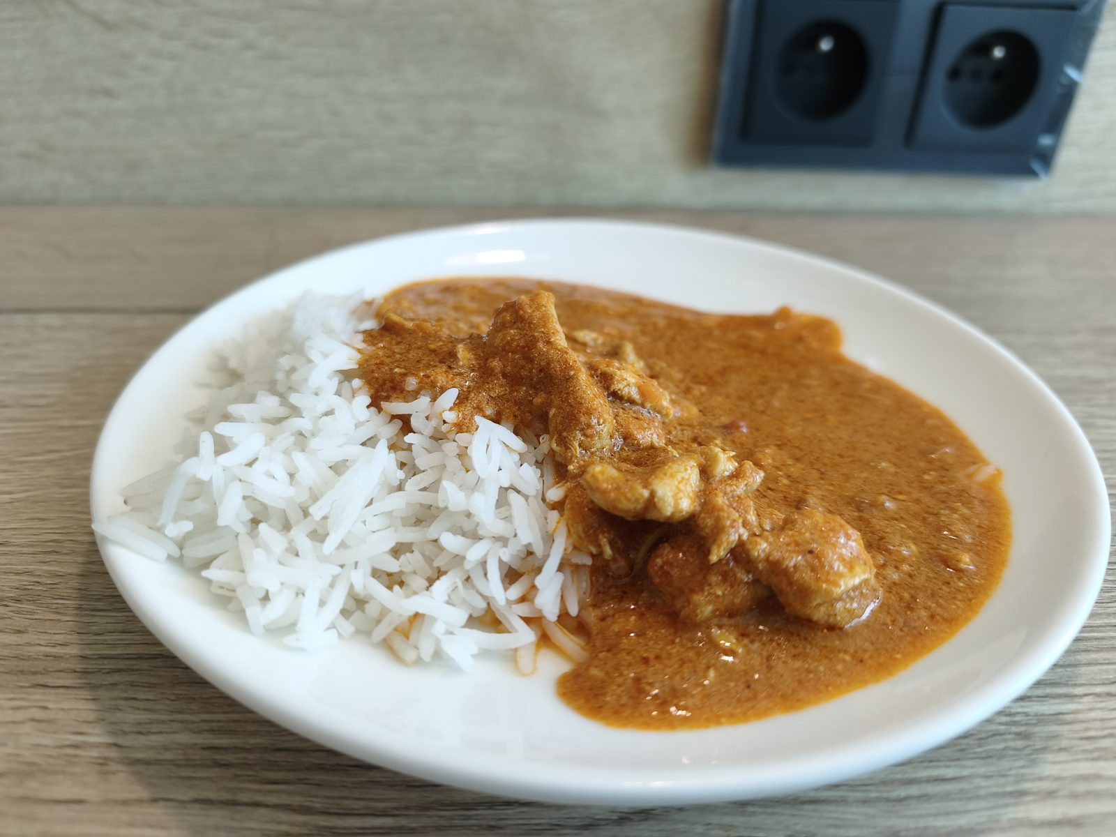 Plaza Premium Lounge（Non-Schengen）でおかわりしたチキンカレー